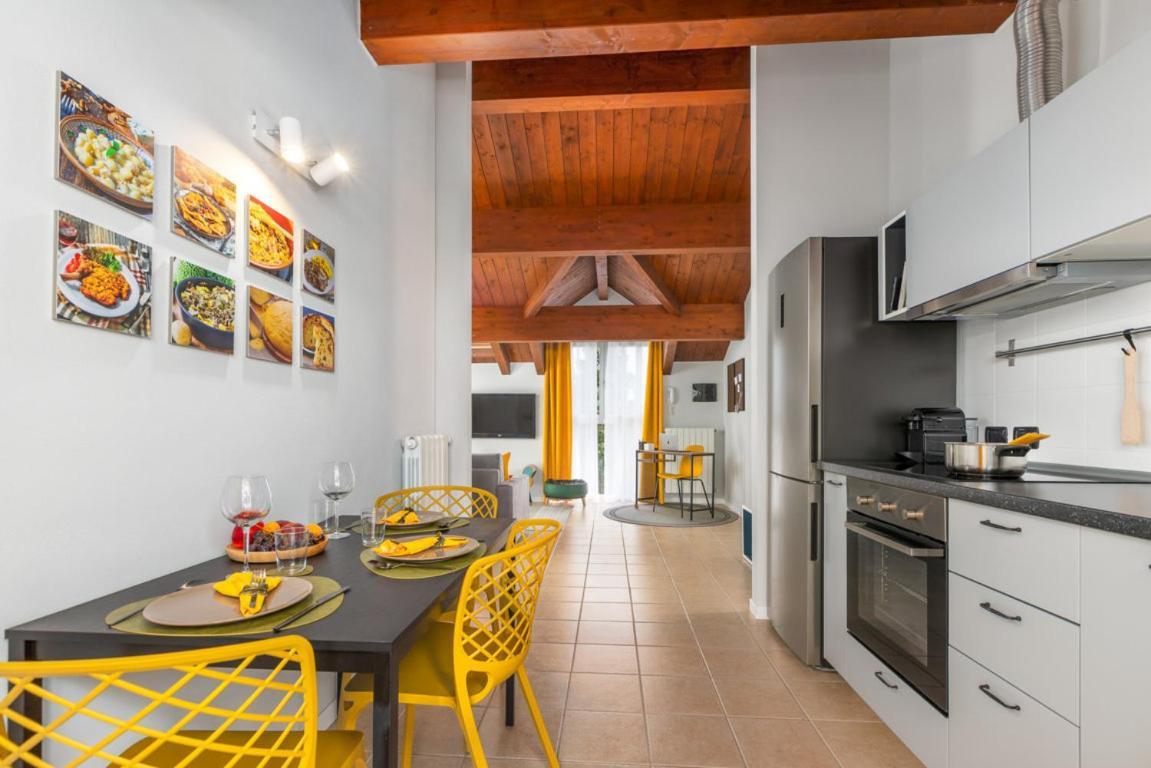 Casa Gialla 7A, New Apartment Milano&Como Bregnano Luaran gambar